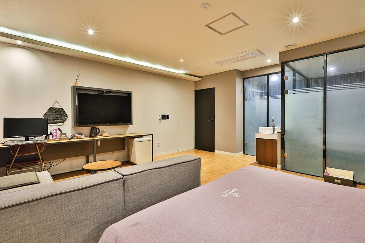 Brown Dot Hotel Jeonggwan ปูซาน ภายนอก รูปภาพ
