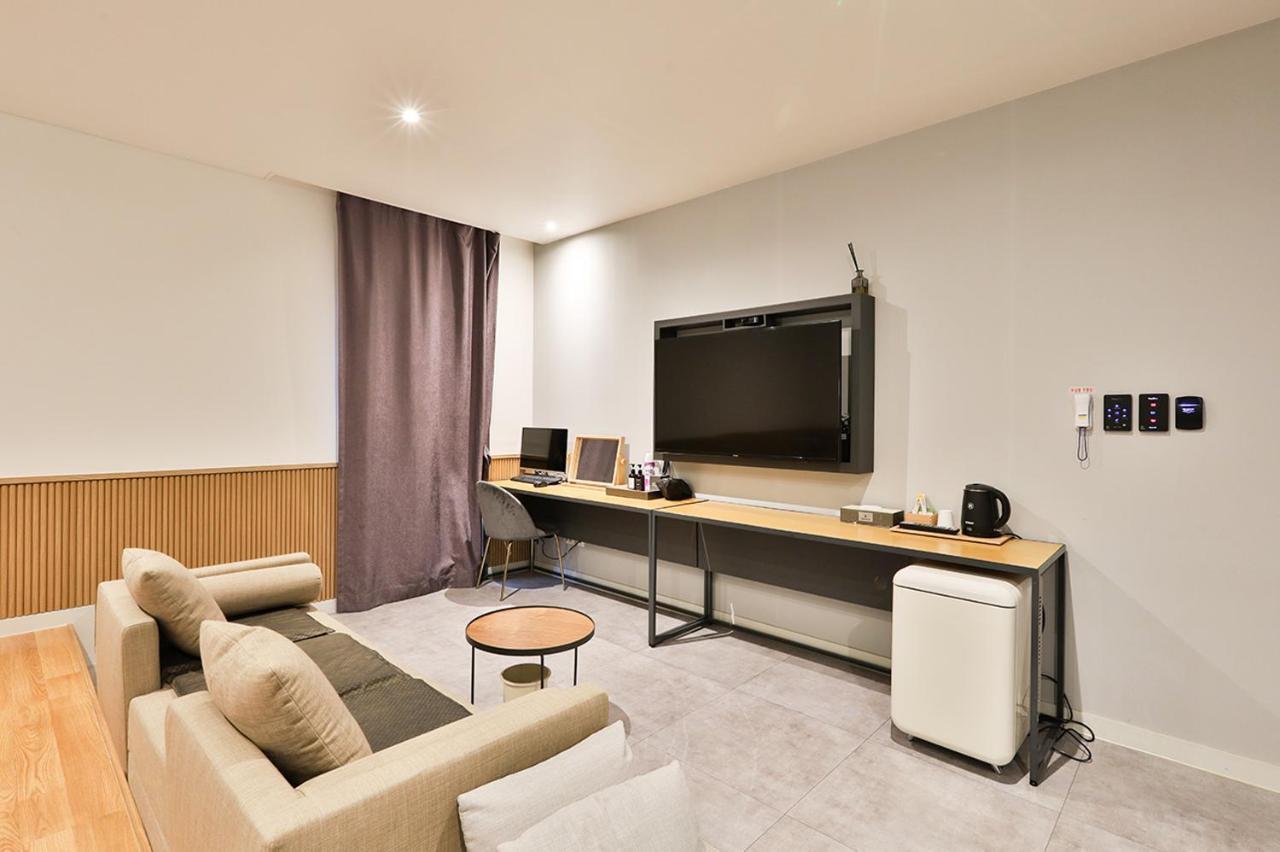 Brown Dot Hotel Jeonggwan ปูซาน ภายนอก รูปภาพ
