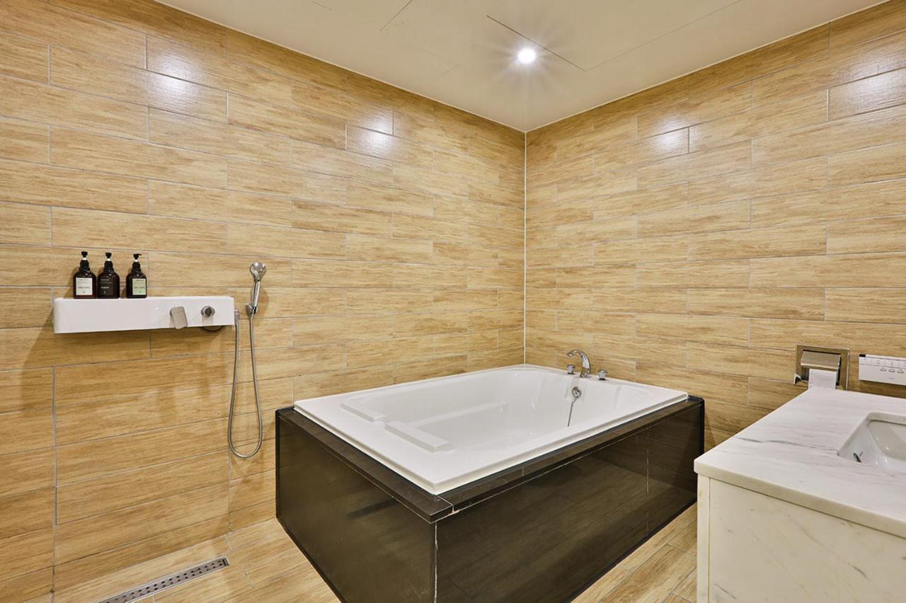 Brown Dot Hotel Jeonggwan ปูซาน ภายนอก รูปภาพ